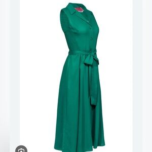 Green Sleeveless Button-Down Dress